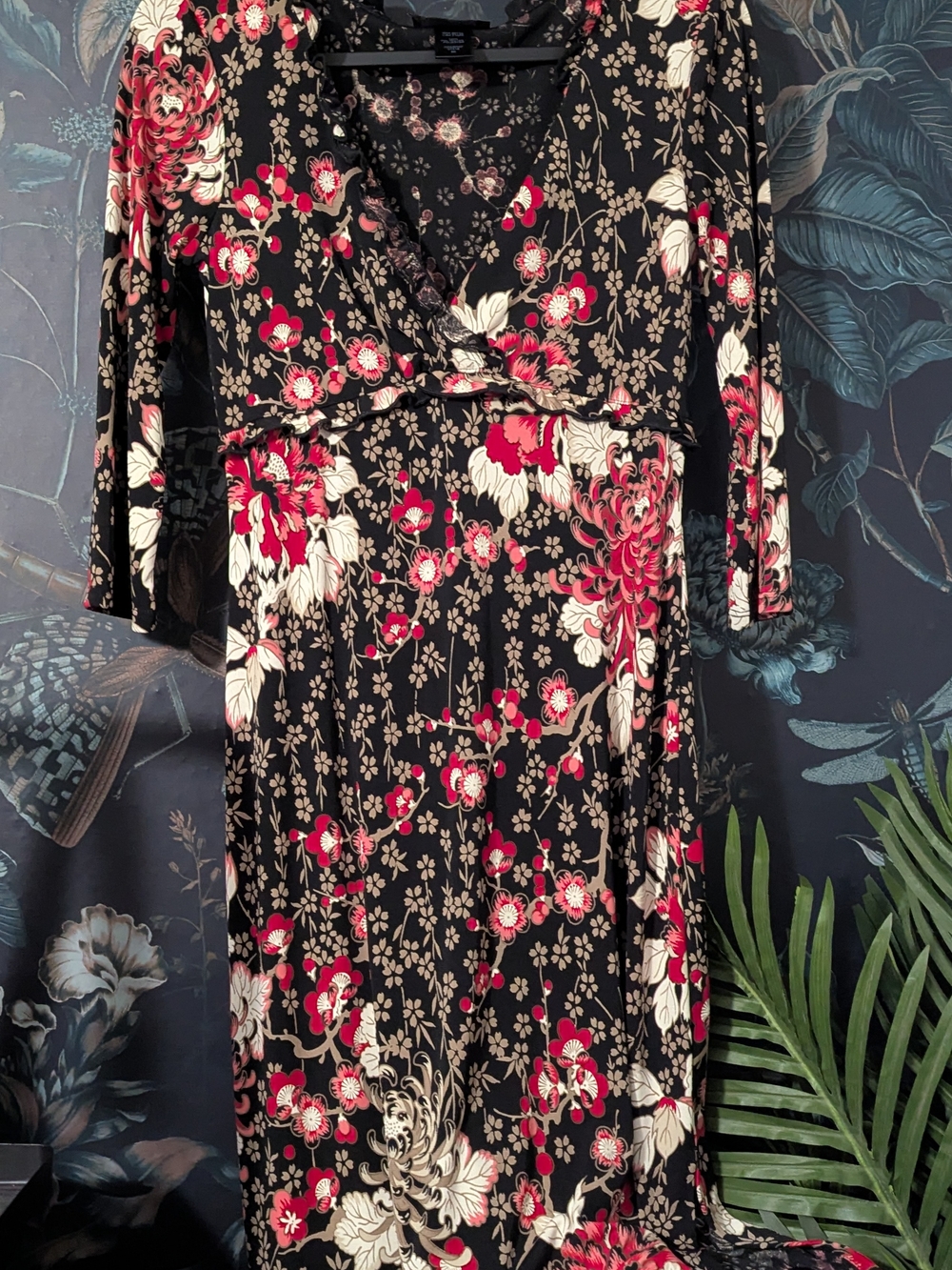 Vintage Y2K whimsy goth BCBG  Black Red Asian Floral Ruffle Midi Dress Medium
